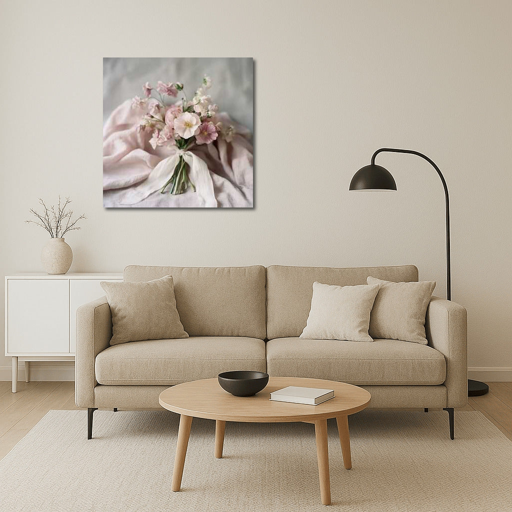Pink Lavatera Bouquet: Elegance and Freshness in the Interior