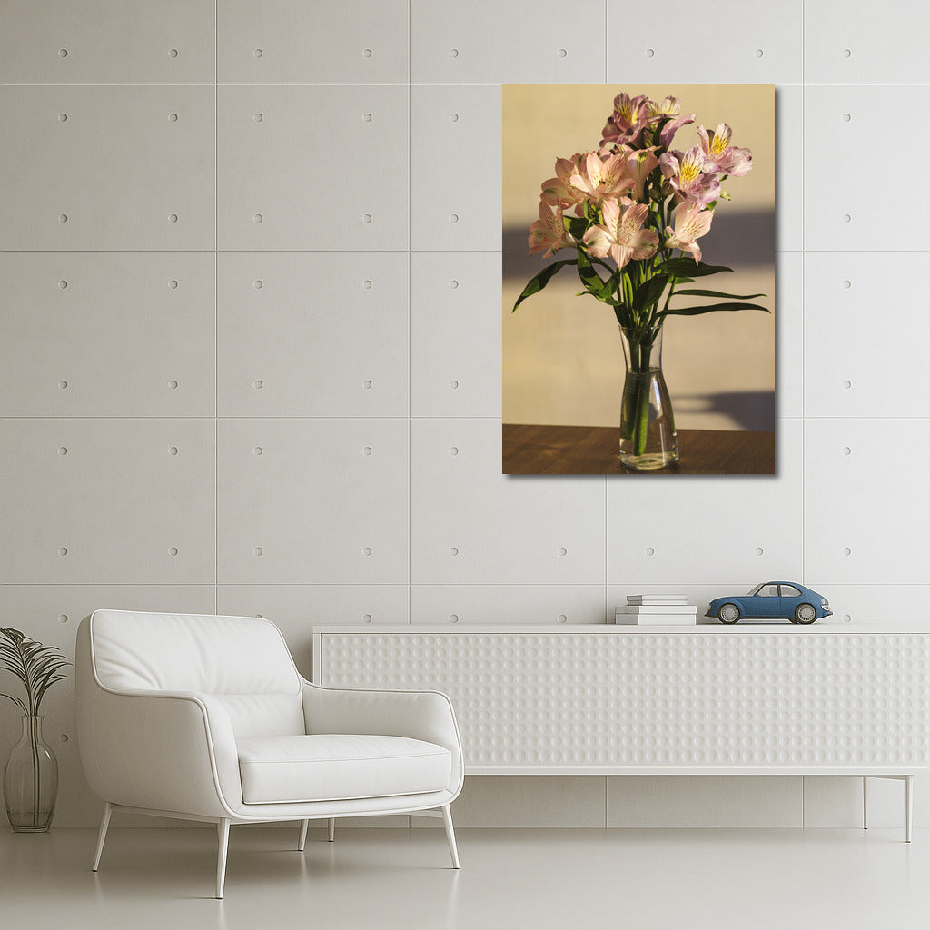 Alstroemerias: Delicate Flowers for an Elegant Interior
