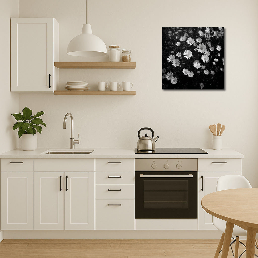 Shine of Bright Daisies: Floral Freshness for the Interior