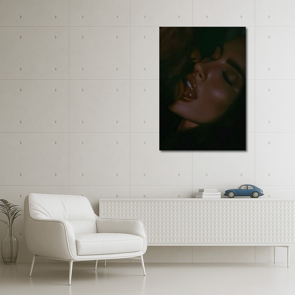 Peak of Passion: A Bold Accent in Your Interior