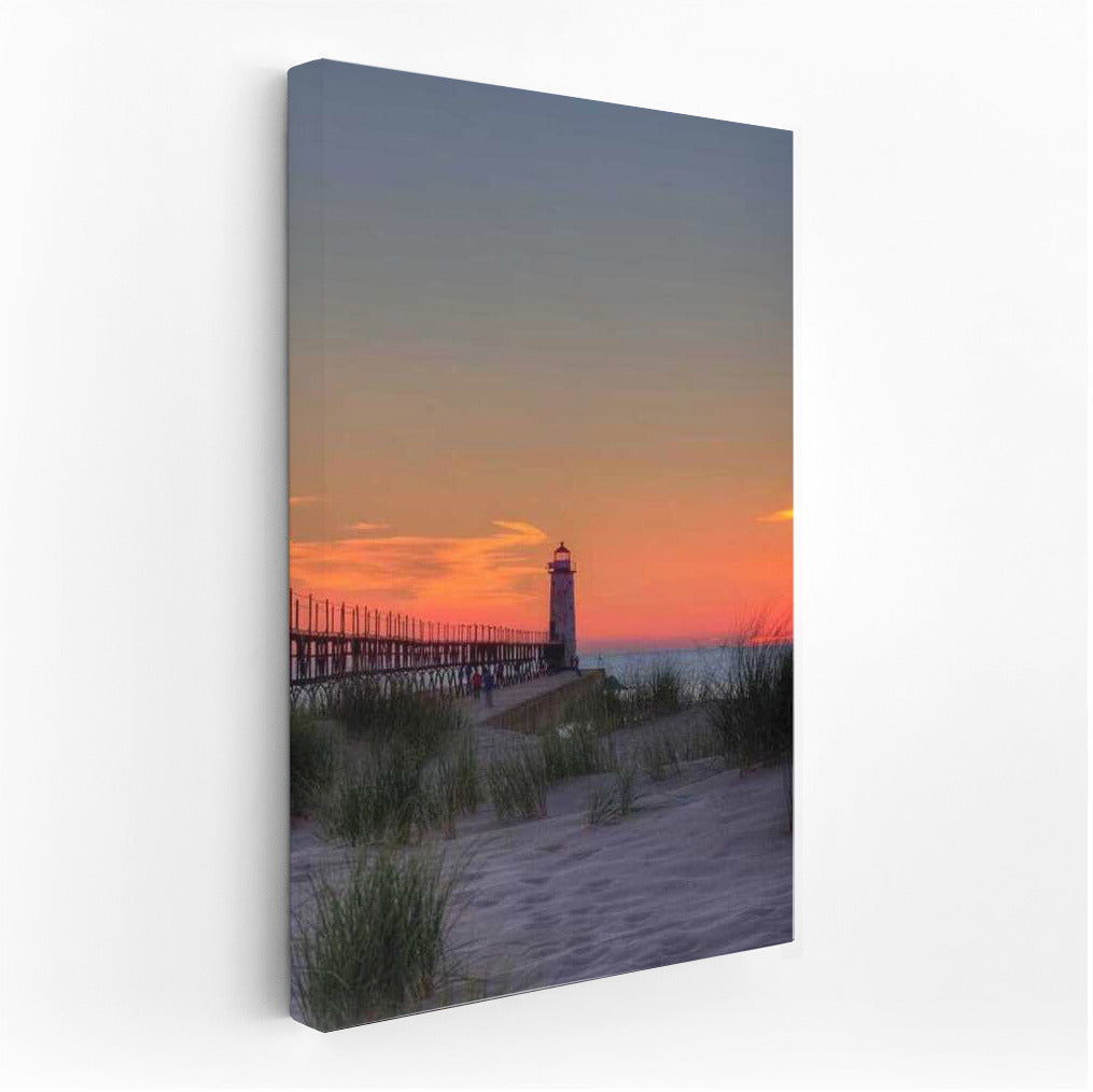 Sunset over Michigan Lighthouse: Natural Beauty of the USA