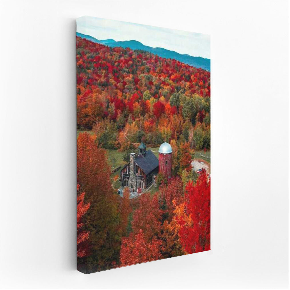 Vermont's Autumn Charm: A Landscape of Tranquility and Nature