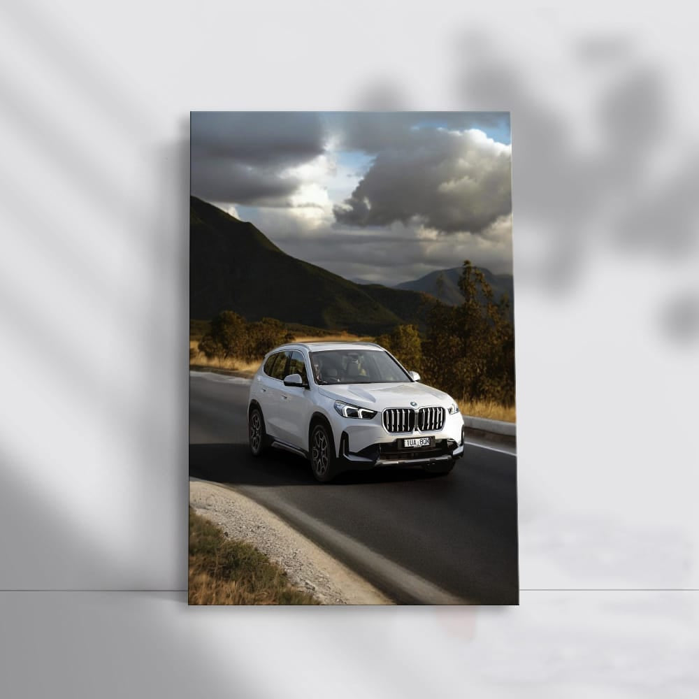 BMW iX1 White - 1: Sleek and Modern Electric Drive