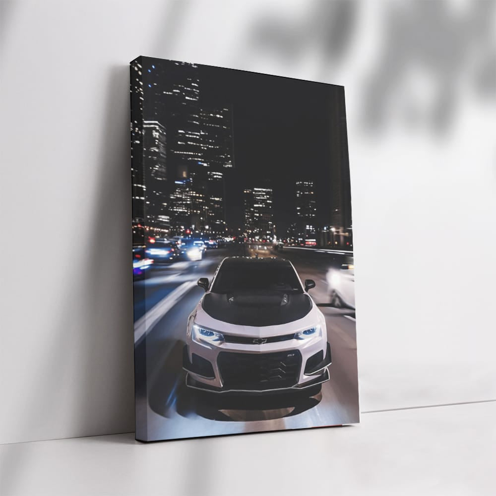Chevrolet Camaro Roaming Night City - Power and Elegance